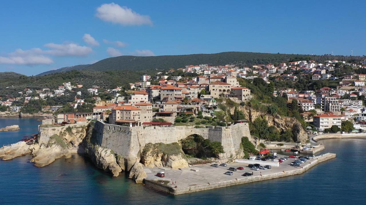 Pirate Backpackers Ulcinj Exterior photo